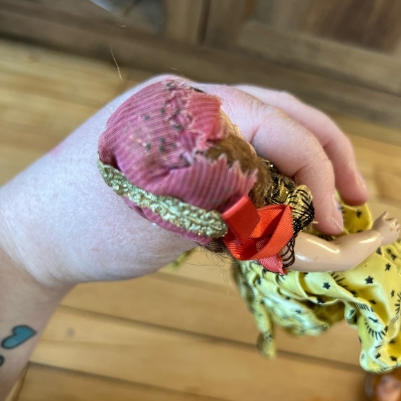 Vintage Antique open shut sleepy eyed fancy dressed up dolls - Picture 10 of 13